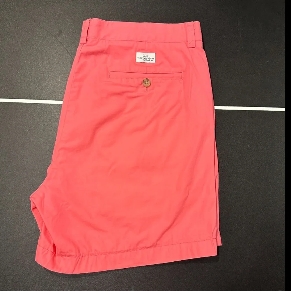 Vineyard Vines Club Shorts - Picture 3 of 7